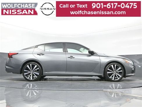 Used 2021 Nissan Altima 2.5 SR w/ SR Premium Package image 28