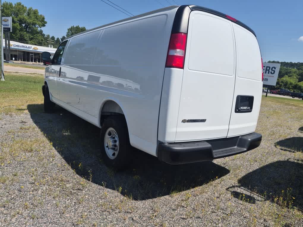 New 2026 Chevrolet Express 2500 Extended w/ Driver Convenience Package RWD image 5