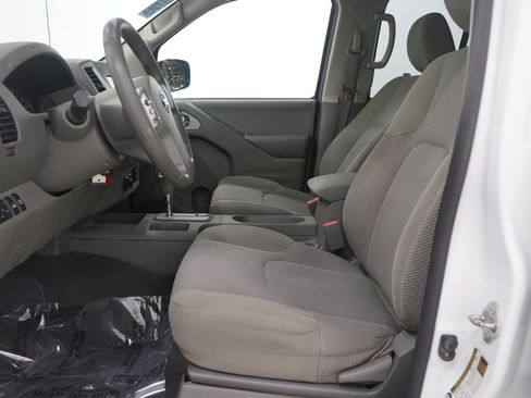 Used 2019 Nissan Frontier SV image 24