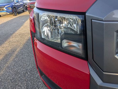 Used 2025 Nissan Frontier SV RWD image 10