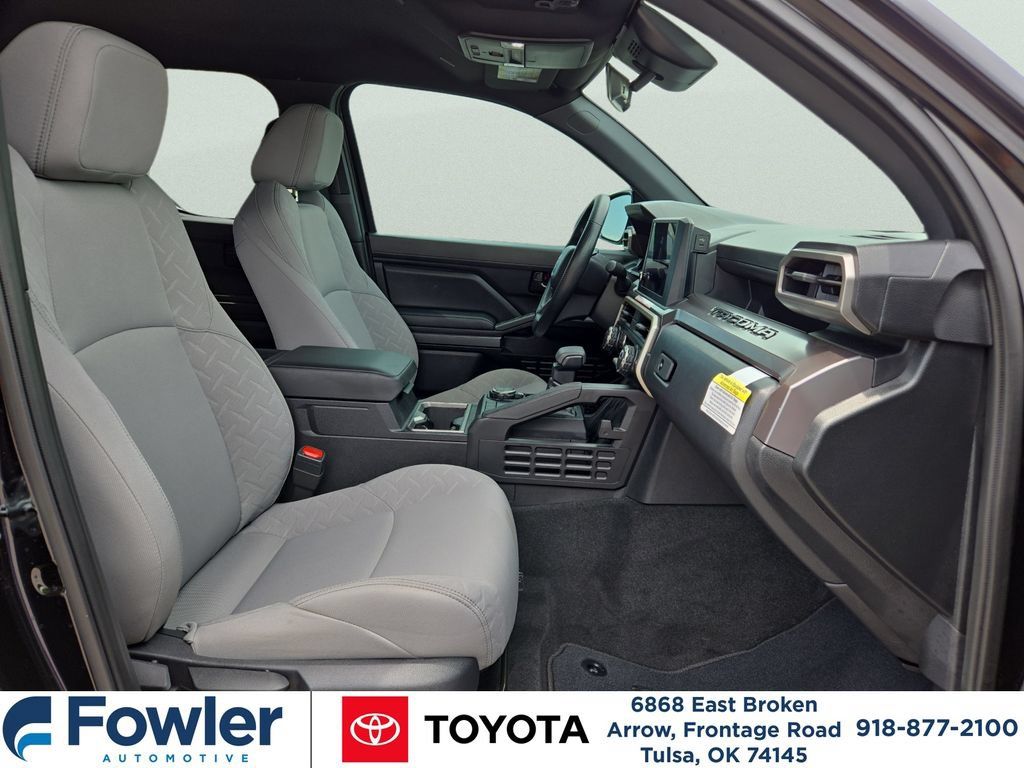Certified 2025 Toyota Tacoma SR5 AWD/4WD image 15