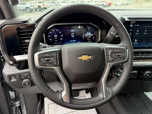 Used 2026 Chevrolet Silverado 3500 LT w/ Convenience Package AWD/4WD image 10