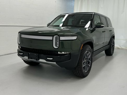 Used 2024 Rivian R1S Adventure AWD/4WD image 4