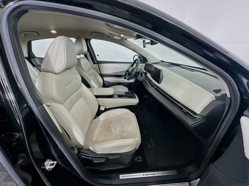 Used 2024 Nissan Ariya AWD image 31