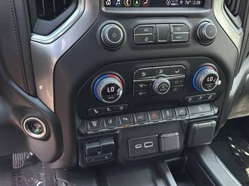 Used 2022 Chevrolet Silverado 2500 LTZ w/ LTZ Plus Package AWD/4WD image 31