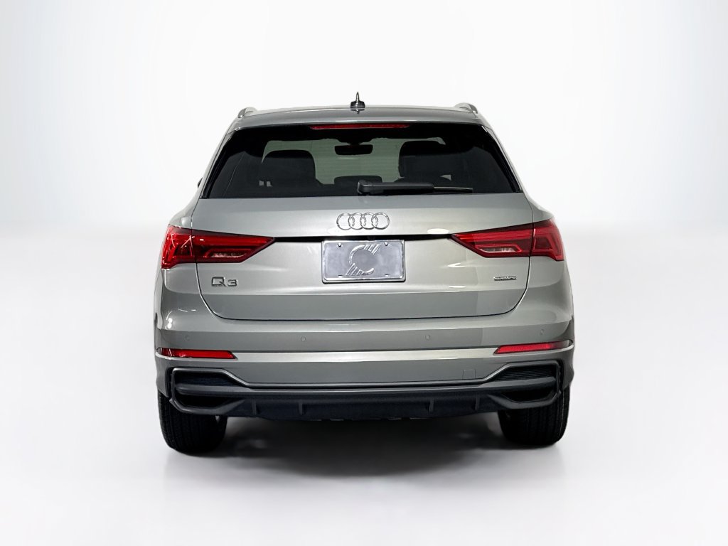 Used 2024 Audi Q3 2.0T Premium w/ Convenience Package AWD/4WD image 4