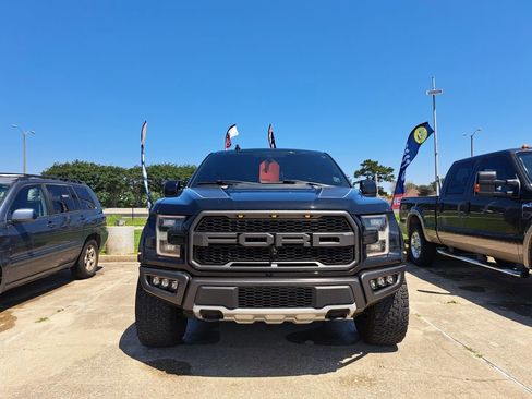 Used 2019 Ford F150 Raptor w/ Equipment Group 802A Luxury AWD/4WD image 2