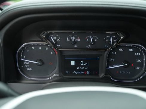 Used 2019 GMC Sierra 1500 SLT w/ SLT Premium Plus Package AWD/4WD image 32