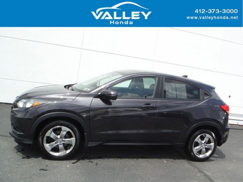 Used 2017 Honda HR-V EX image 2