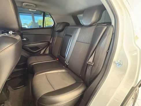 Used 2019 Chevrolet Trax LT w/ LT Convenience Package AWD/4WD image 22