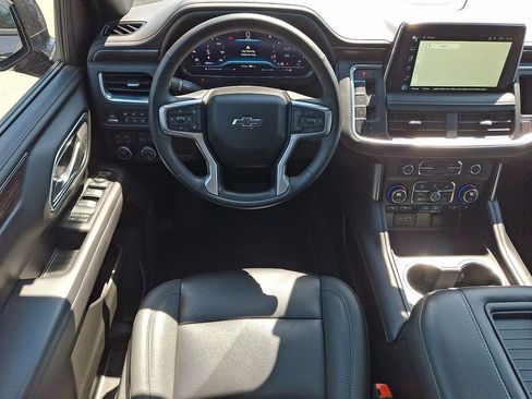 Certified 2023 Chevrolet Suburban Z71 w/ Luxury Package AWD/4WD image 13