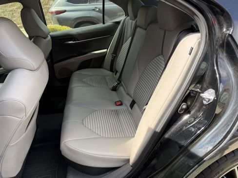 Used 2024 Toyota Camry SE image 5