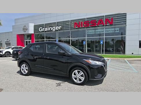 Used 2025 Nissan Kicks Play S FWD image 17