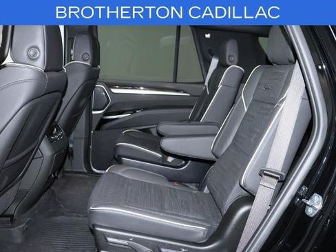 Certified 2025 Cadillac Escalade Premium Luxury w/ LPO, Floor Liner Package AWD/4WD image 31