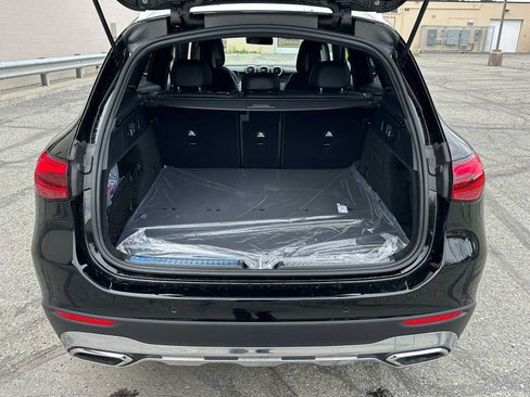 Used 2025 Mercedes-Benz GLC 300 4MATIC image 16
