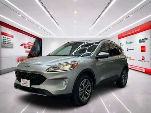 Used 2022 Ford Escape SEL w/ Technology Package image 3