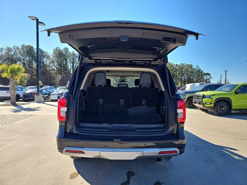 Used 2024 Ford Expedition XLT image 17