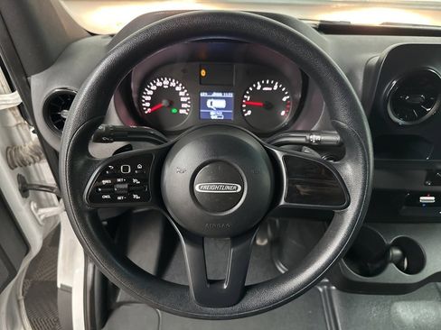 Used 2019 Freightliner Sprinter 144 image 13