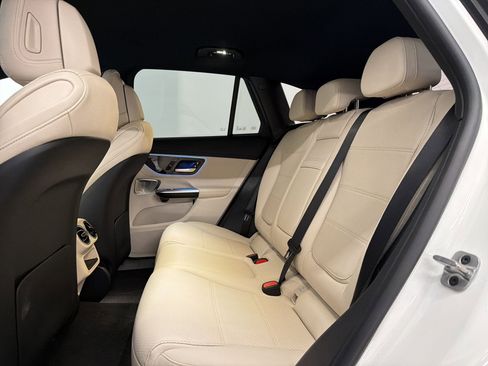 Used 2024 Mercedes-Benz GLC 300 image 14