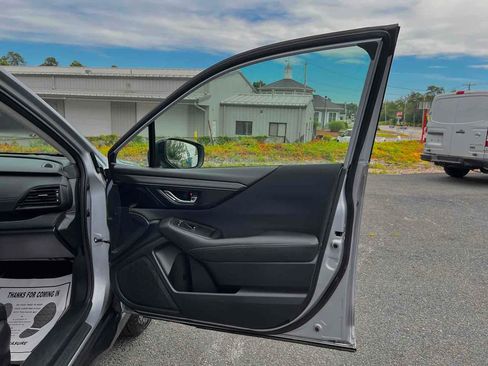 Used 2022 Subaru Outback Premium image 15