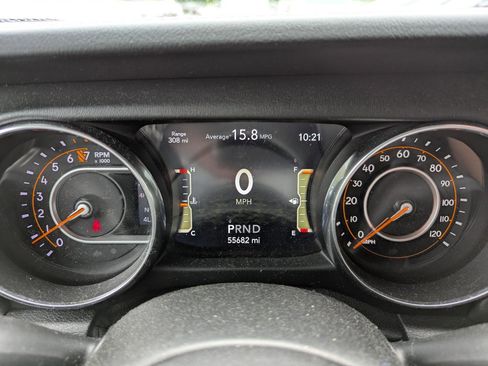 Used 2021 Jeep Wrangler Unlimited Sahara AWD/4WD image 4