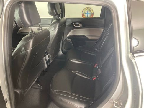 Used 2025 Jeep Compass Limited image 13