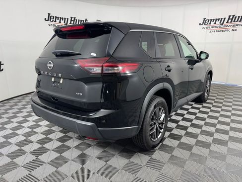 Used 2024 Nissan Rogue S AWD/4WD image 7