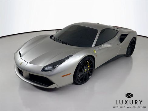 Used 2016 Ferrari 488 GTB RWD image 5