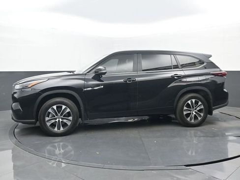 Used 2026 Toyota Highlander XLE AWD/4WD image 4
