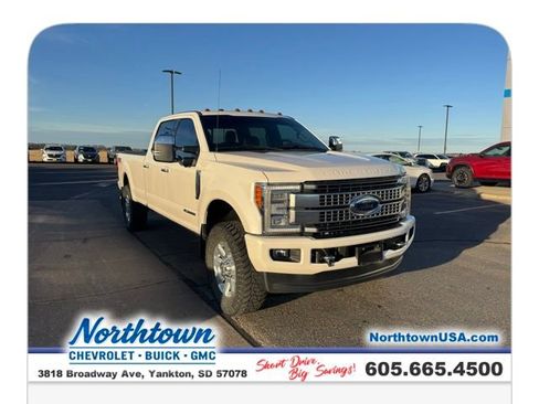 Used 2018 Ford F350 Platinum w/ Platinum Ultimate Package AWD/4WD image 32