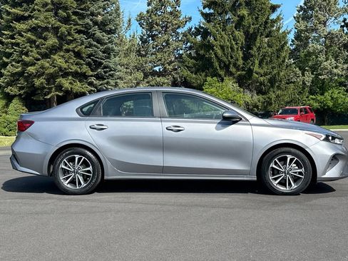 Certified 2024 Kia Forte LXS FWD image 3