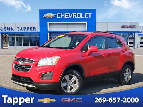 Used 2016 Chevrolet Trax LT w/ LT Sun and Sound Package AWD/4WD image 1