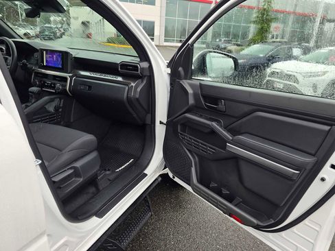 Certified 2025 Toyota Tacoma SR5 image 10