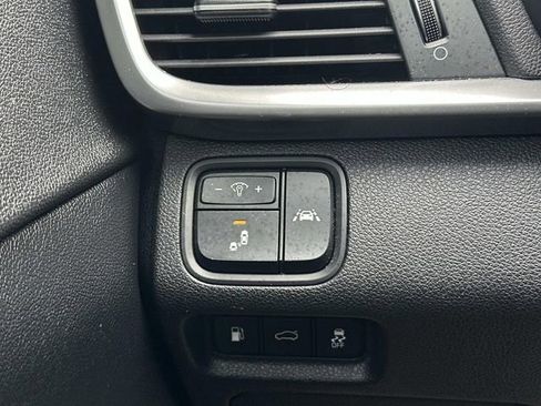Used 2019 Kia Optima S image 25