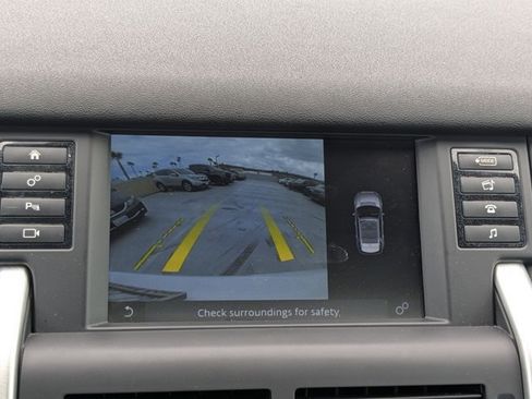 Used 2017 Land Rover Discovery Sport HSE AWD/4WD image 9