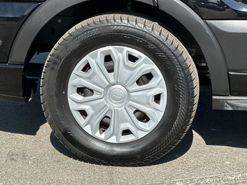 Certified 2025 Ford Transit 350 XLT RWD image 24