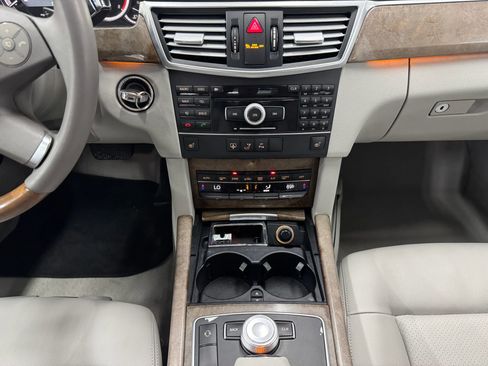 Used 2011 Mercedes-Benz E 350 Sedan image 27