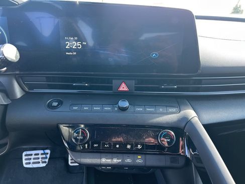 Used 2025 Hyundai Elantra SEL w/ Cargo Package FWD image 19