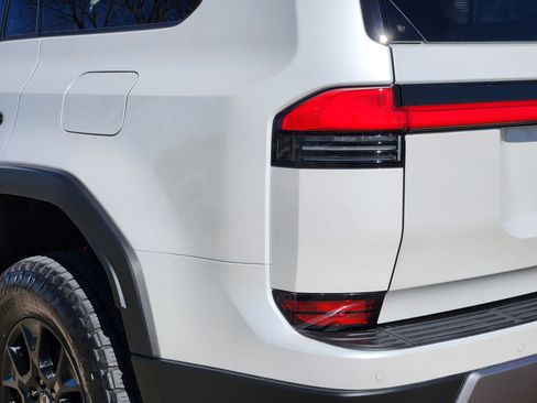 Used 2025 Lexus GX 550 image 5