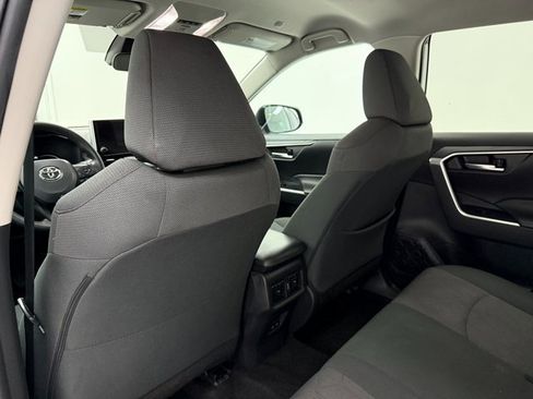 Used 2024 Toyota RAV4 XLE image 30