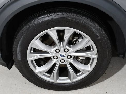 Used 2022 Ford Explorer XLT w/ Equipment Group 202A image 25