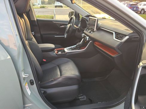 Used 2019 Toyota RAV4 Adventure w/ Cold Weather Package AWD/4WD image 13