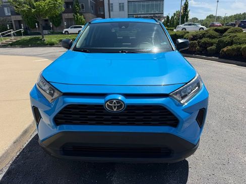 Used 2020 Toyota RAV4 LE FWD image 10