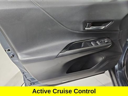 Used 2022 Toyota Venza LE image 11