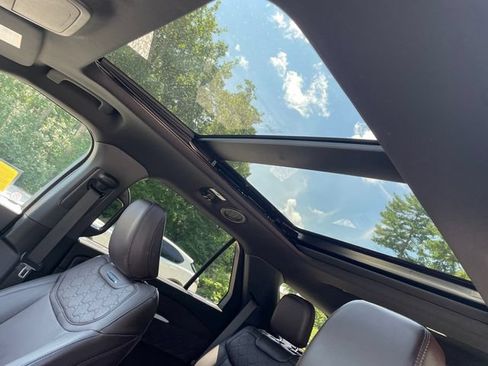 Certified 2025 Ford Explorer Platinum w/ Ultimate Package AWD/4WD image 43