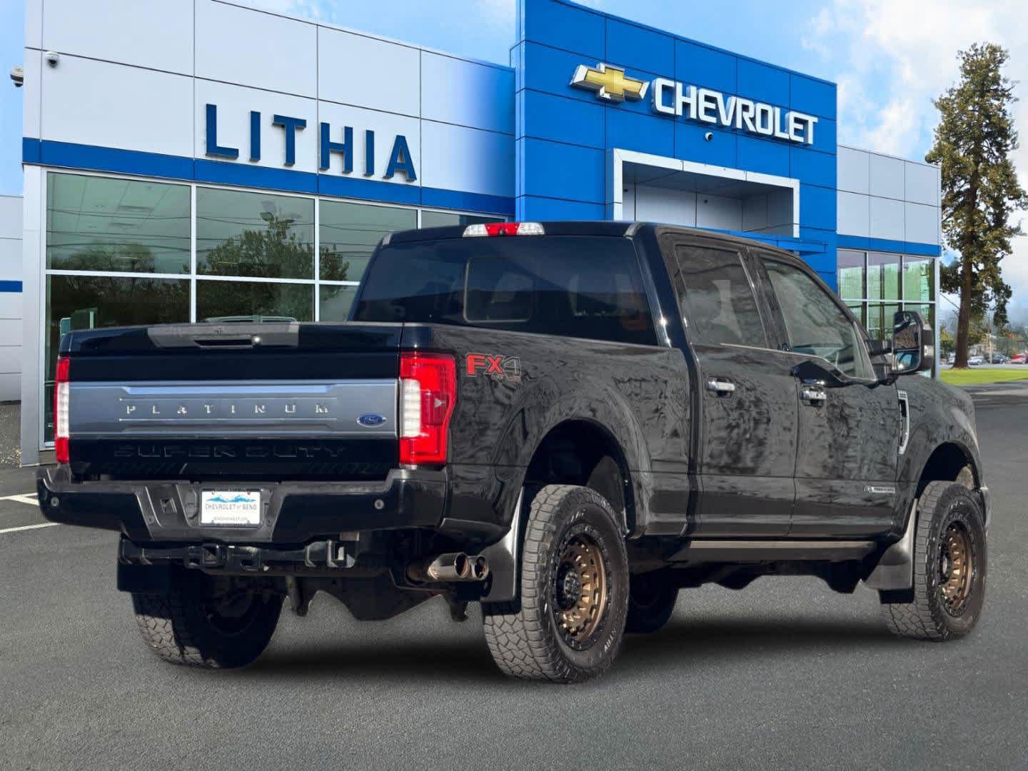 Used 2017 Ford F350 Platinum w/ Platinum Ultimate Package AWD/4WD image 2