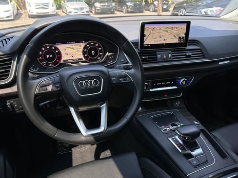 Used 2019 Audi Q5 2.0T Premium Plus AWD/4WD image 2
