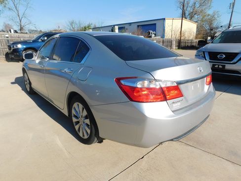 Used 2014 Honda Accord EX image 6