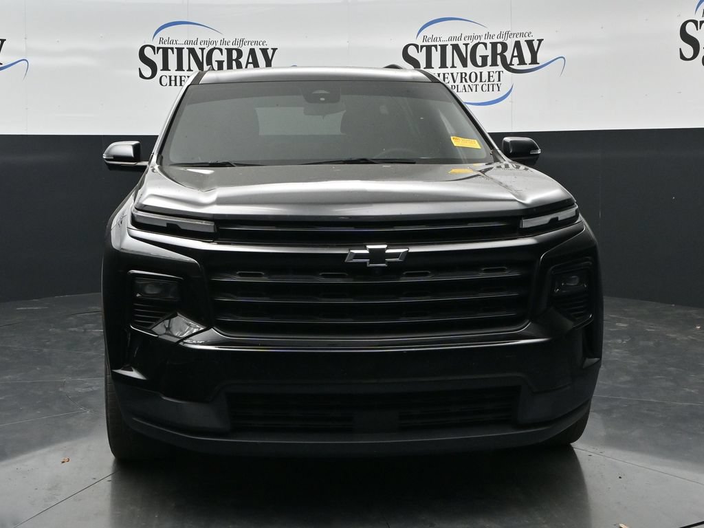 Used 2024 Chevrolet Traverse LT w/ Midnight/Sport Edition FWD image 2
