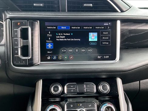 Used 2021 GMC Yukon Denali w/ Denali Premium Package RWD image 34